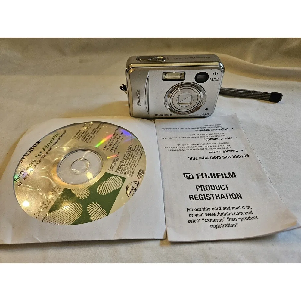 Fujifilm‎ FinePix A345 4.1 MP Digital Camera Silver - Read!